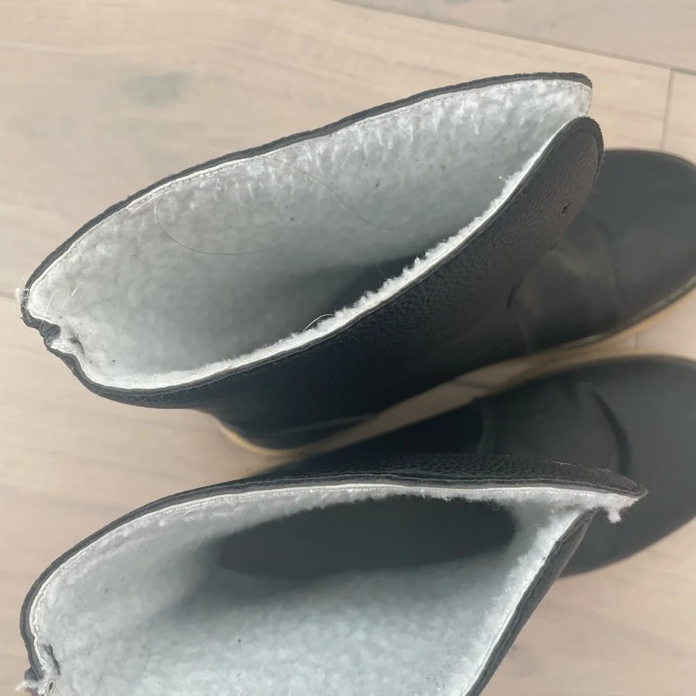 Fabletics booties - Picture 3 of 4